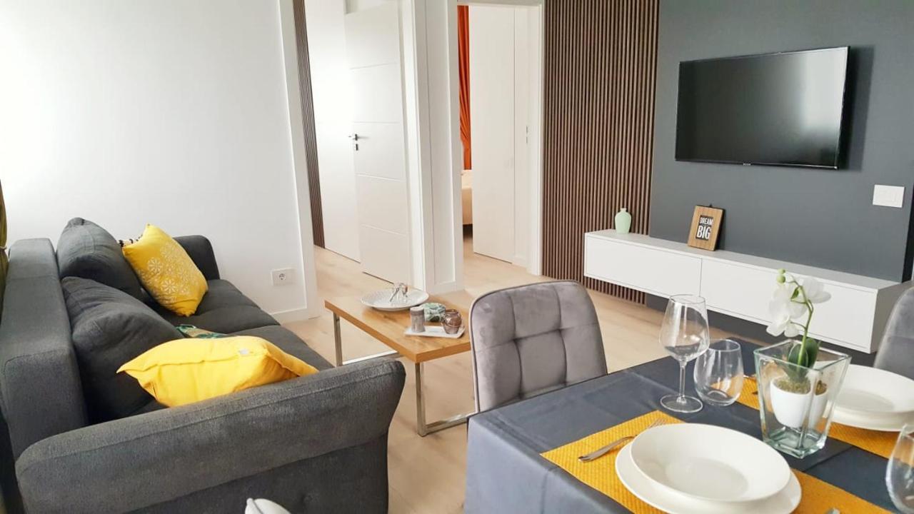 אורדאה Elias Central Apartment - 2 Bedrooms & Free Parking מראה חיצוני תמונה
