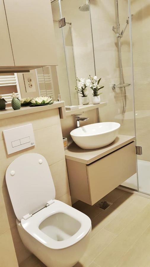 אורדאה Elias Central Apartment - 2 Bedrooms & Free Parking מראה חיצוני תמונה