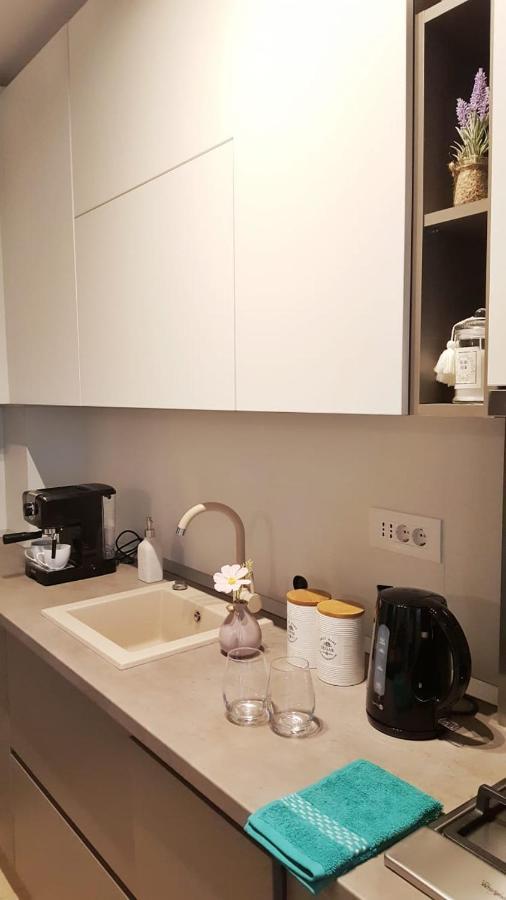 אורדאה Elias Central Apartment - 2 Bedrooms & Free Parking מראה חיצוני תמונה