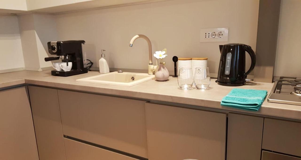 אורדאה Elias Central Apartment - 2 Bedrooms & Free Parking מראה חיצוני תמונה