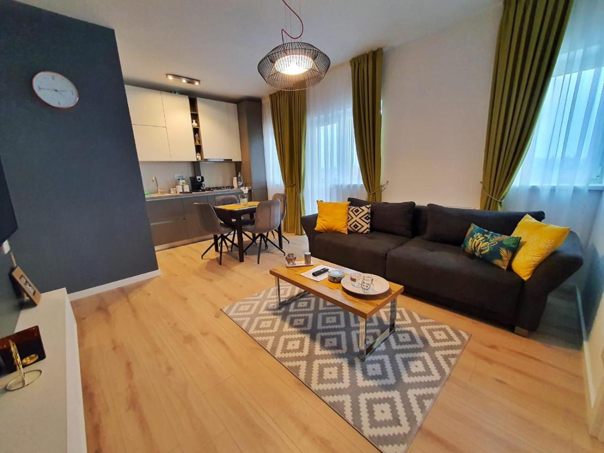 אורדאה Elias Central Apartment - 2 Bedrooms & Free Parking מראה חיצוני תמונה