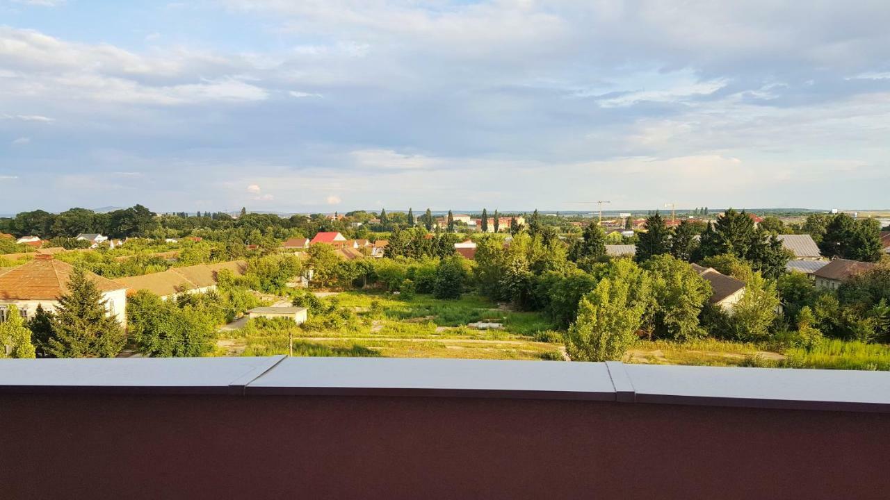 אורדאה Elias Central Apartment - 2 Bedrooms & Free Parking מראה חיצוני תמונה
